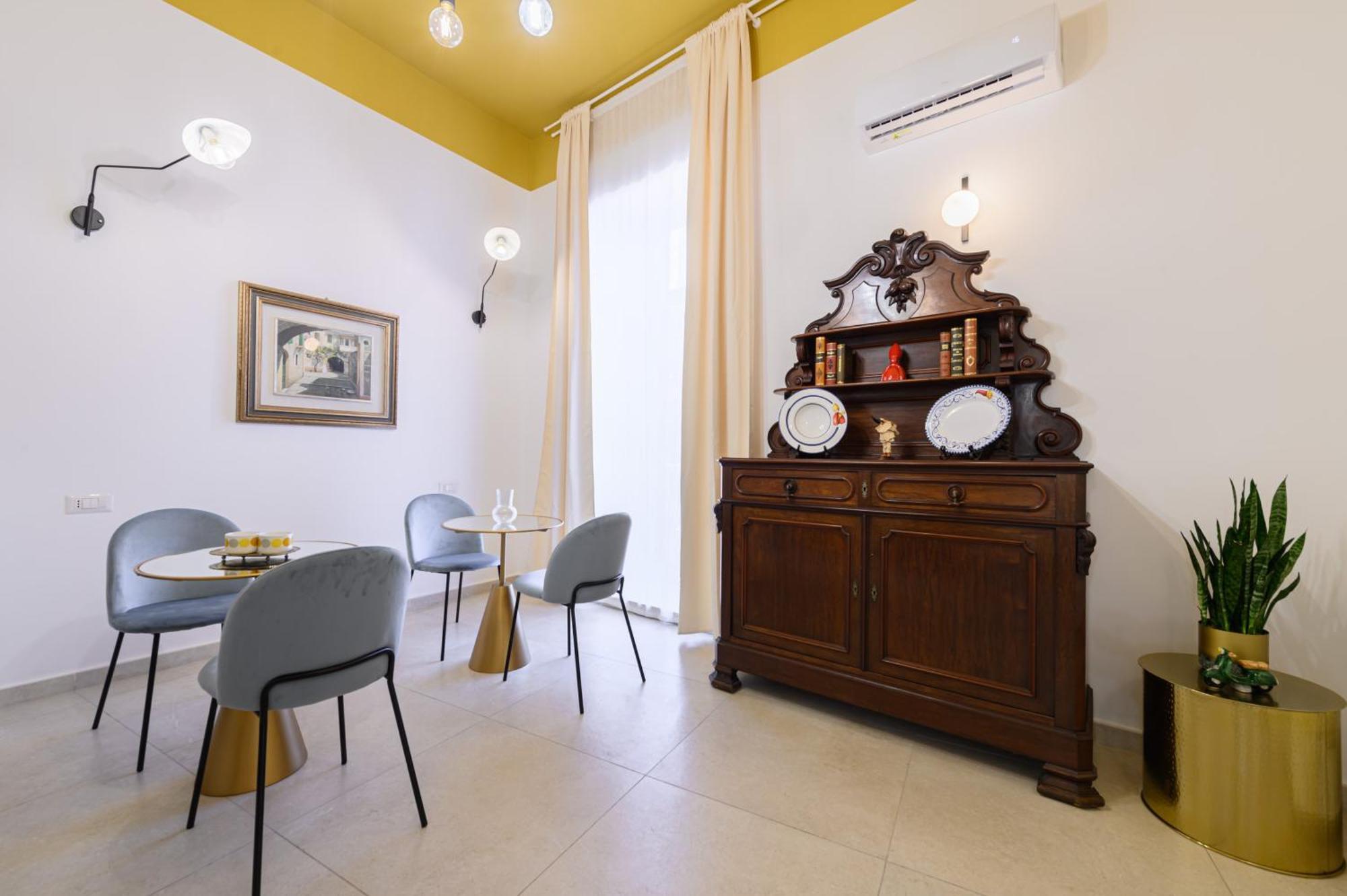 Into Mann Hotel Naples Luaran gambar
