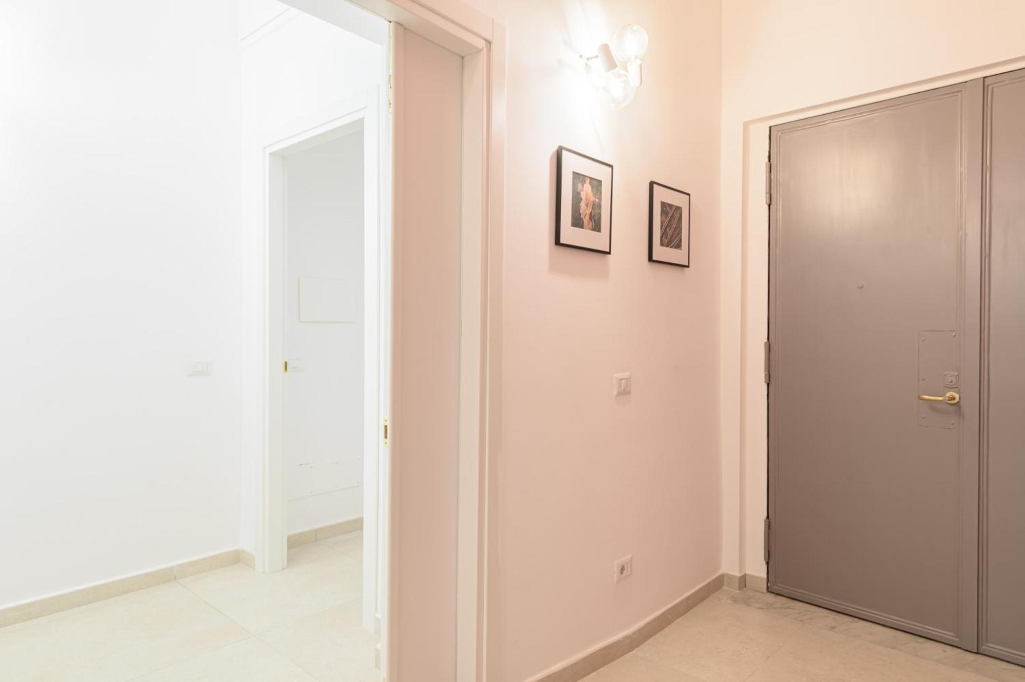 Into Mann Hotel Naples Luaran gambar