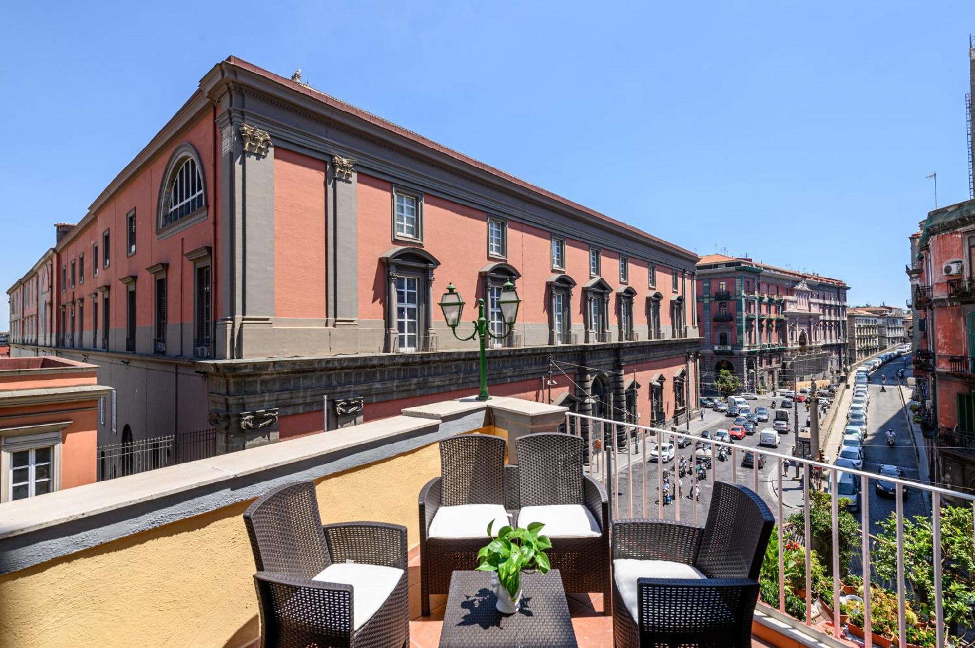 Into Mann Hotel Naples Luaran gambar