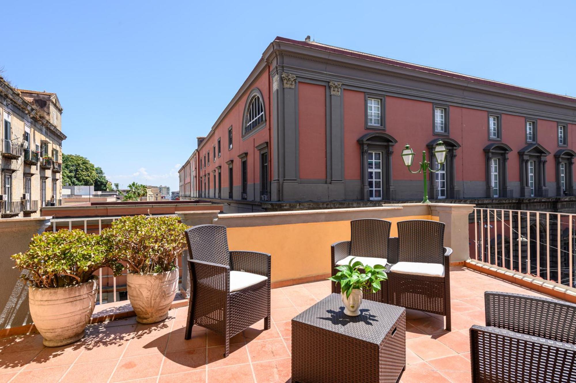 Into Mann Hotel Naples Luaran gambar