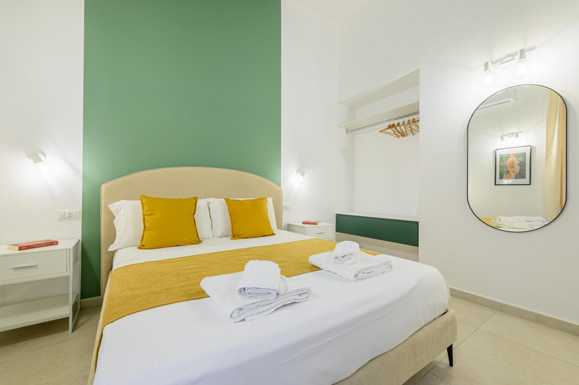 Into Mann Hotel Naples Luaran gambar