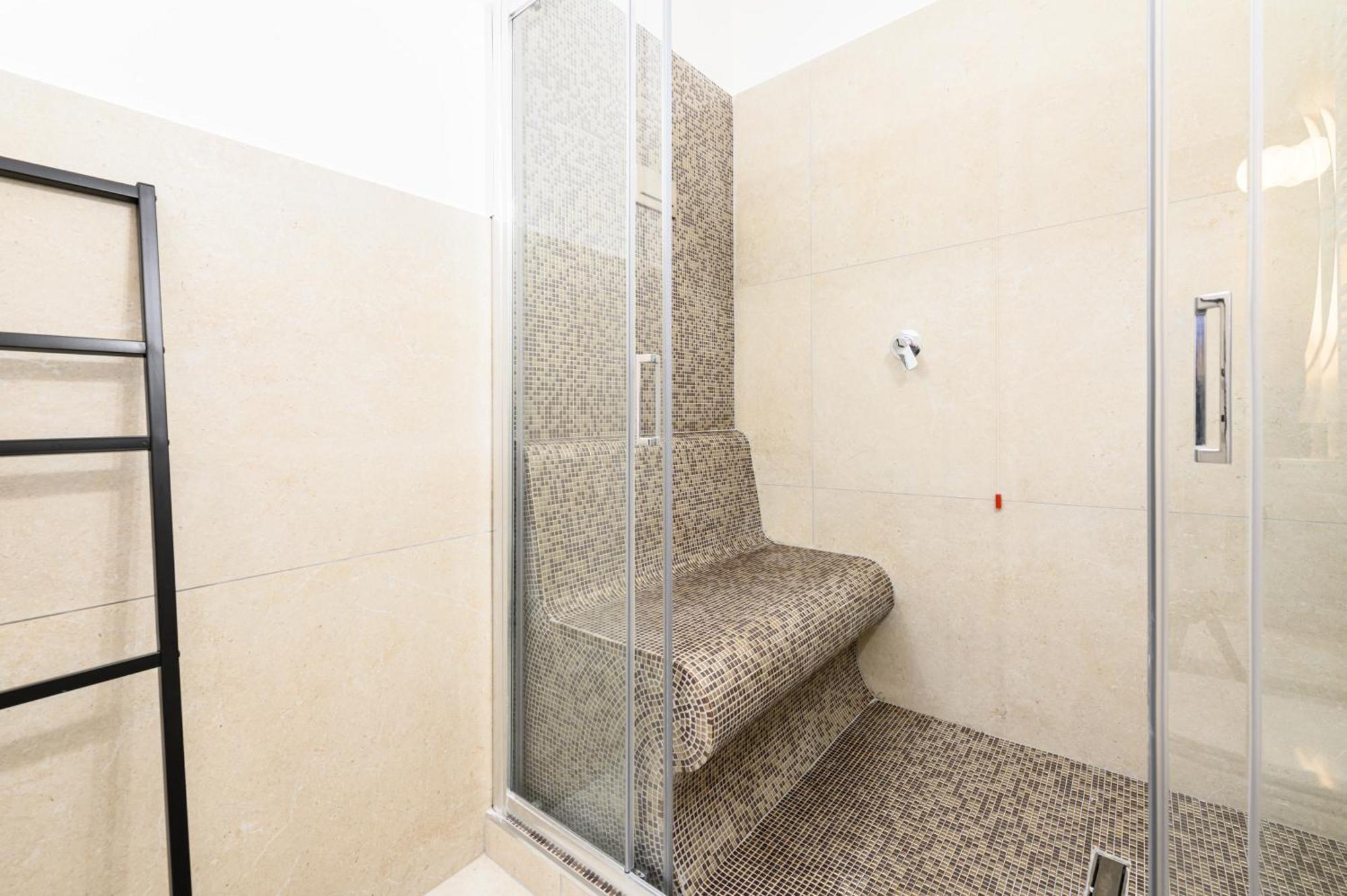 Into Mann Hotel Naples Luaran gambar